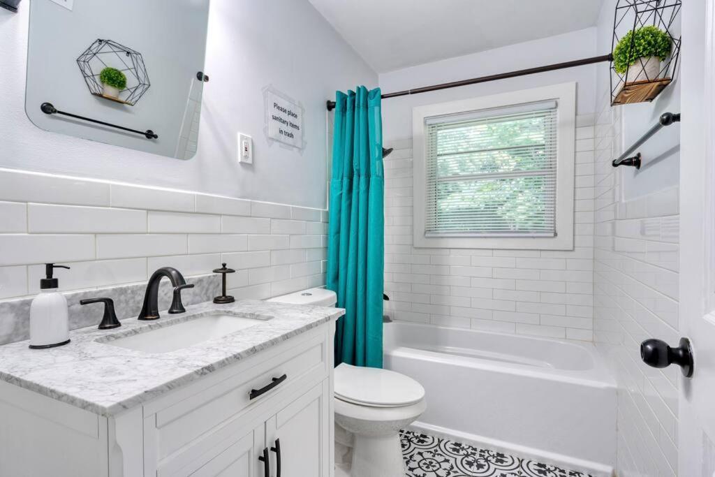 2Br 1Ba Duplex House King Beds Great For Small Groups Close To All Uptown Charlotte Attractions Zewnętrze zdjęcie