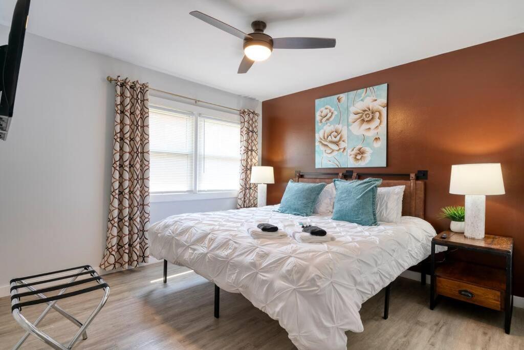 2Br 1Ba Duplex House King Beds Great For Small Groups Close To All Uptown Charlotte Attractions Zewnętrze zdjęcie