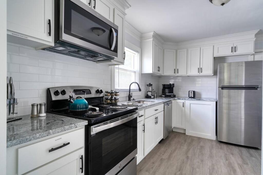 2Br 1Ba Duplex House King Beds Great For Small Groups Close To All Uptown Charlotte Attractions Zewnętrze zdjęcie