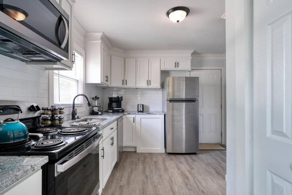 2Br 1Ba Duplex House King Beds Great For Small Groups Close To All Uptown Charlotte Attractions Zewnętrze zdjęcie