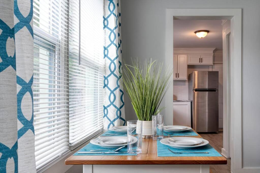 2Br 1Ba Duplex House King Beds Great For Small Groups Close To All Uptown Charlotte Attractions Zewnętrze zdjęcie