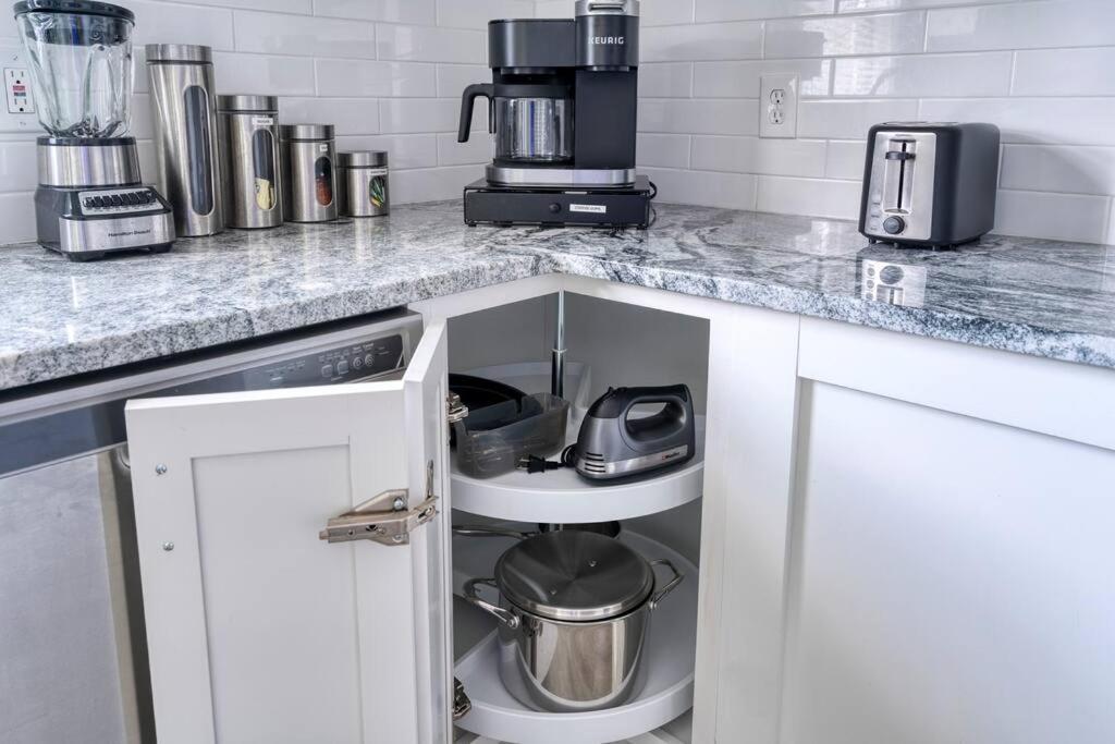 2Br 1Ba Duplex House King Beds Great For Small Groups Close To All Uptown Charlotte Attractions Zewnętrze zdjęcie